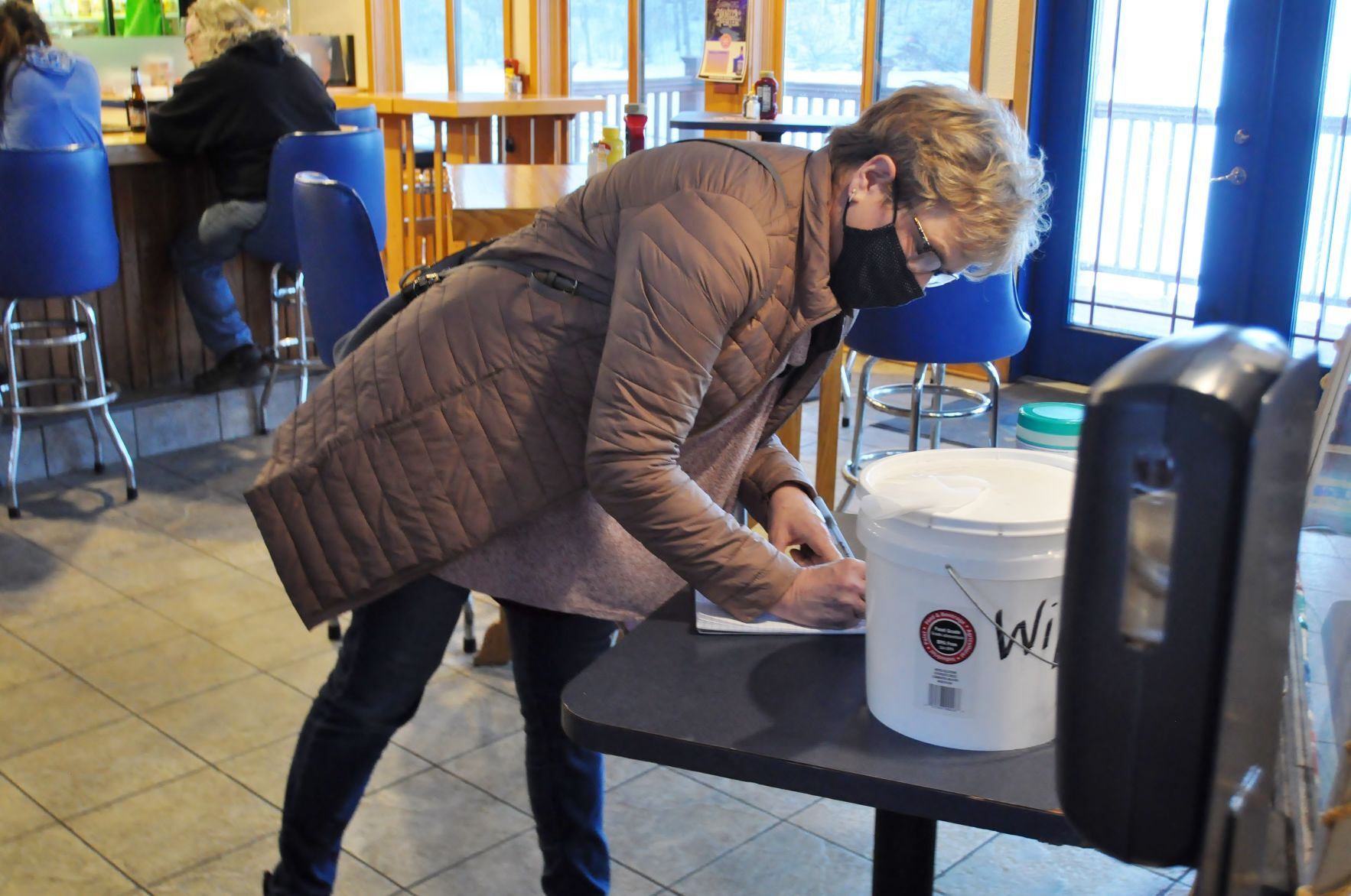 boathouse customer signs in